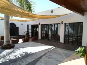 Cristalería Arona puertas de hierro 1
