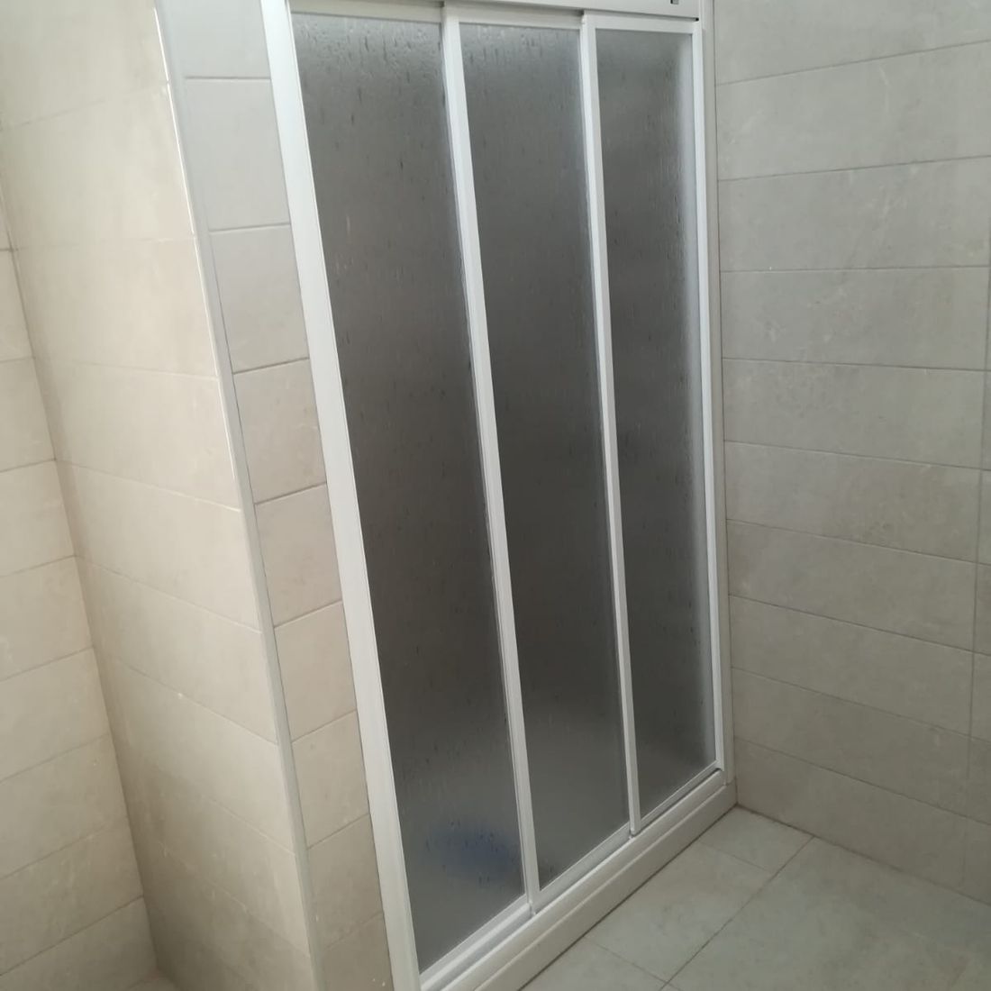 Cristalería Arona mamparas de baño 7