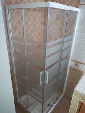 Cristalería Arona mamparas de baño 5