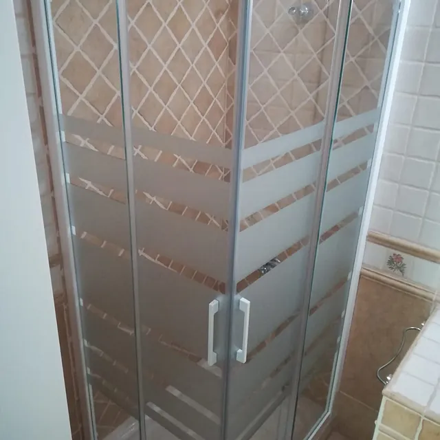 Cristalería Arona mamparas de baño 5