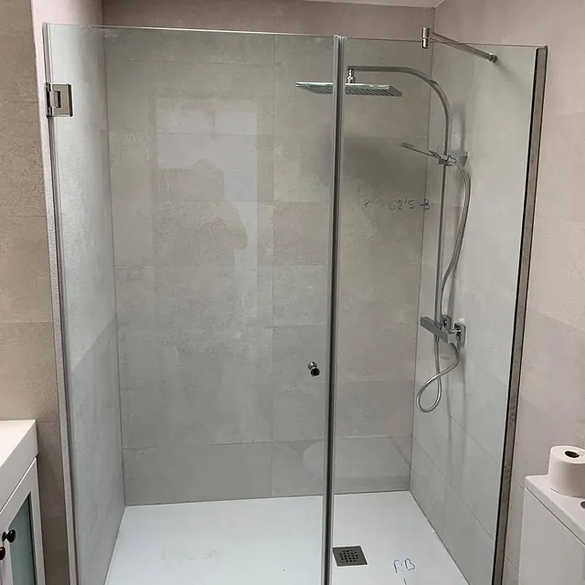 Cristalería Arona mamparas de baño 3