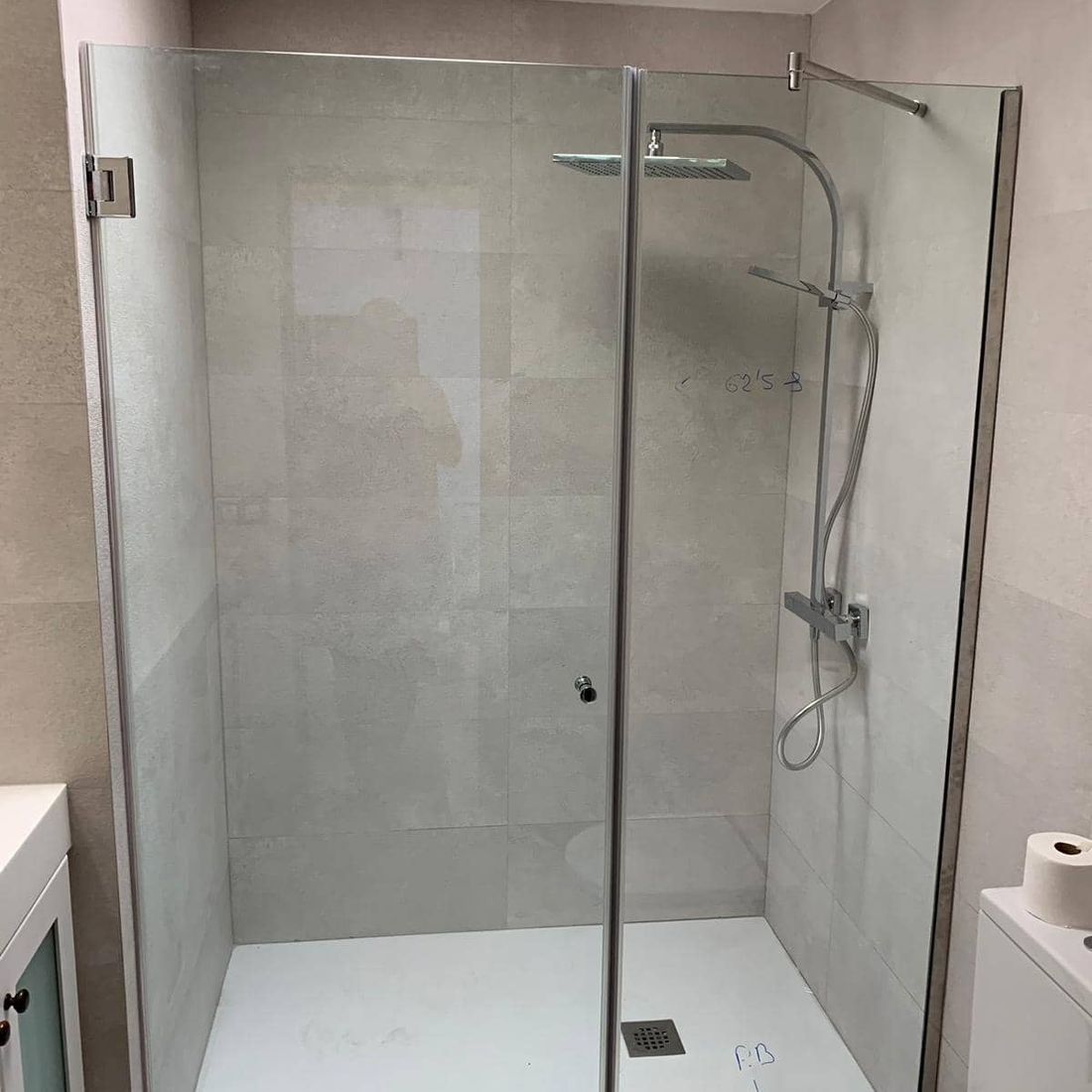 Cristalería Arona mamparas de baño 3