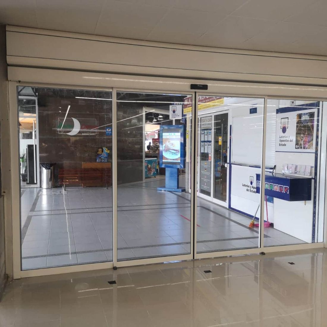 Cristalería Arona puertas automáticas 2